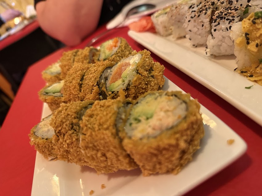TORO’S. Wok & Sushi