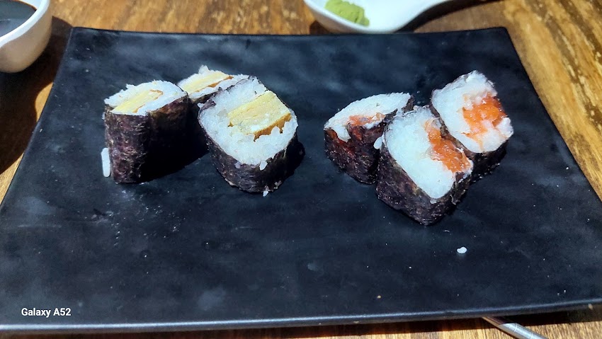 Wok and Roll Sushi bar