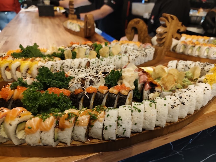 MIKHUNA NIKKEI COLEGIALES
