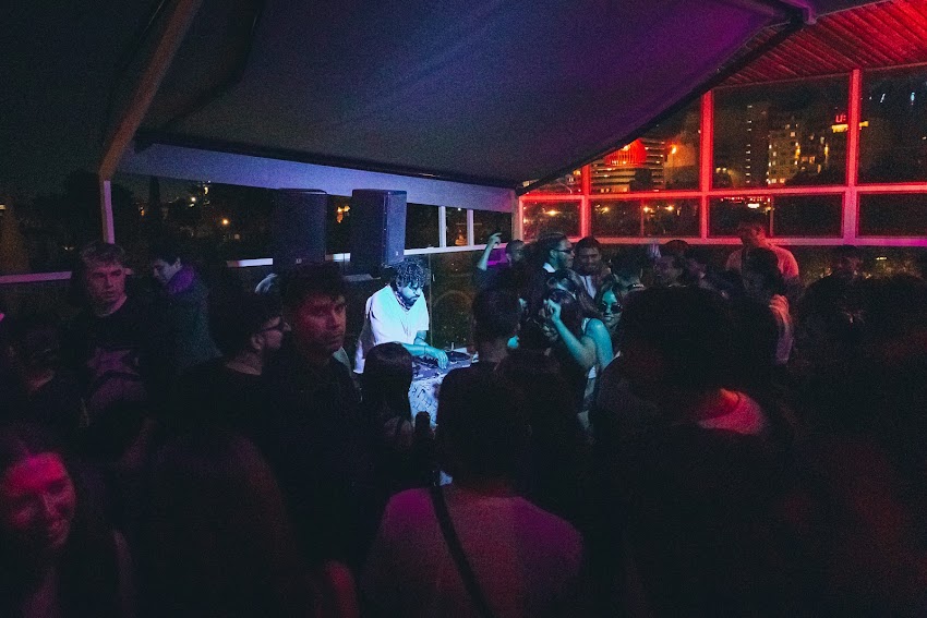 Aura Sky Bar – Sushi & Rooftop