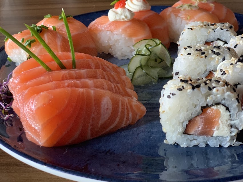 Yokos Sushi Bar & China Grill